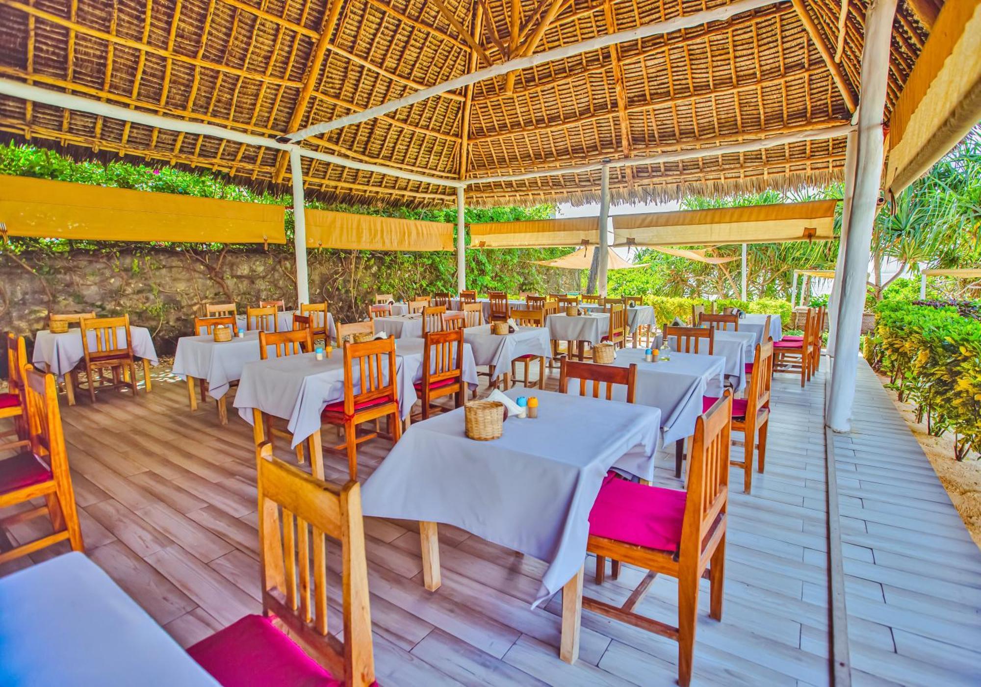 Ahg Sun Bay Mlilile Beach Hotel มาเทมวu ภายนอก รูปภาพ
