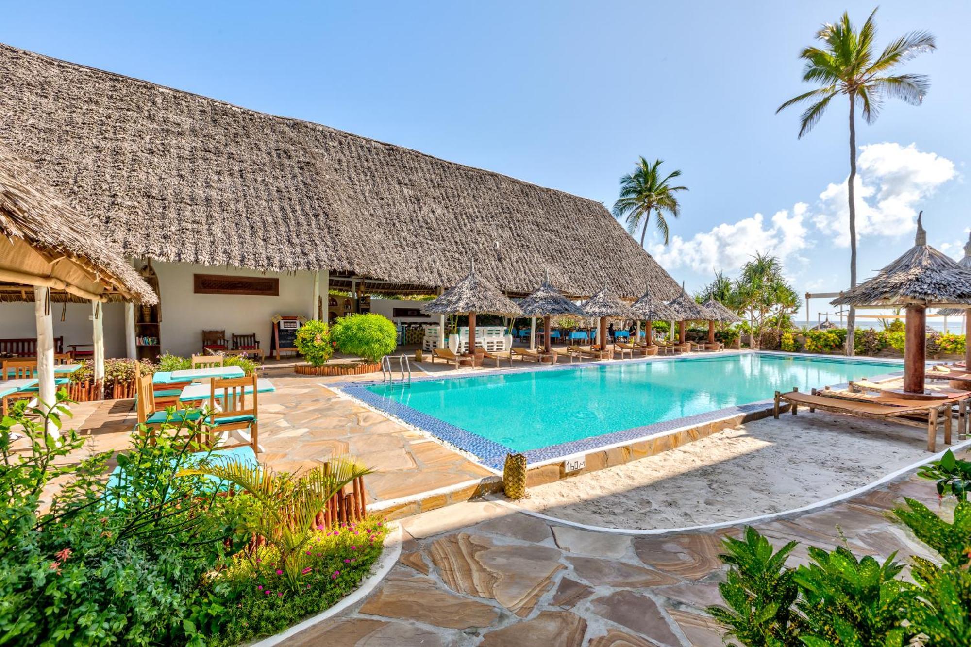 Ahg Sun Bay Mlilile Beach Hotel มาเทมวu ภายนอก รูปภาพ